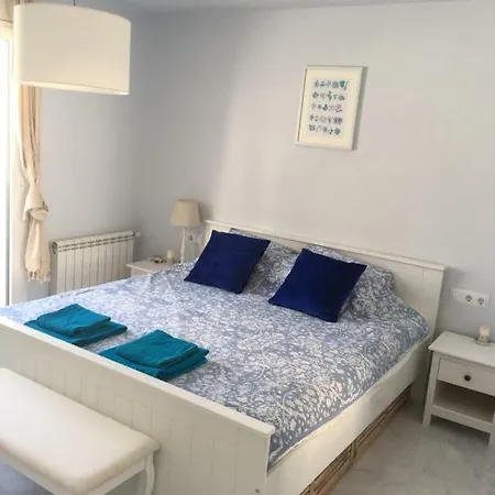 2 Bedroom In The Old Town, Close To The *