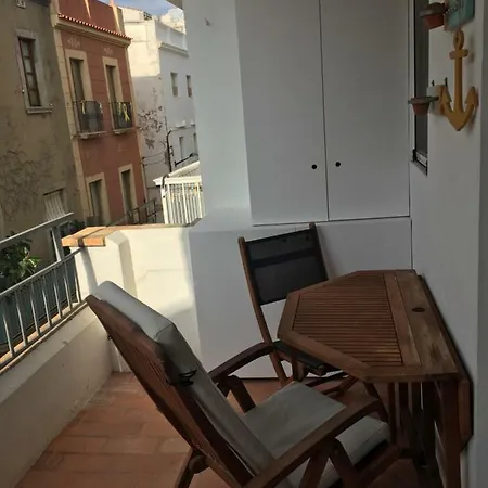 Apartment 2 Bedroom In The Old Town, Close To The *